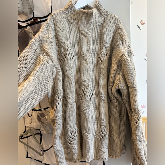 Textured Knit Sweater - Picture 2 of 9